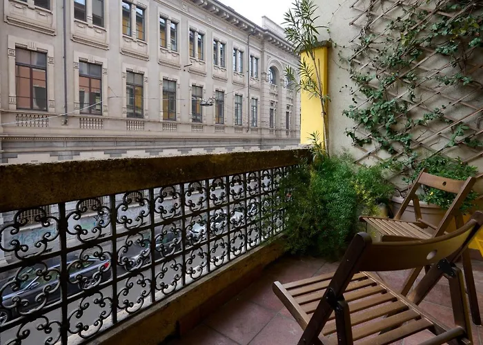Artist Nadia's apartment in Porta Vercellina